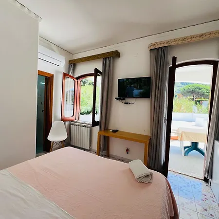 Thomas Bb Conduzione Familiare فندق مبيت وإفطار Forio di Ischia