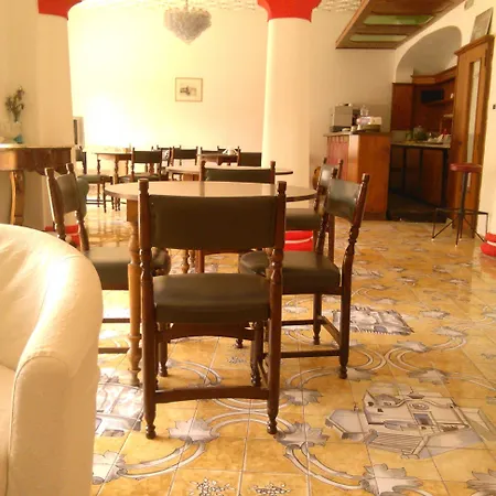 Couette-café Thomas Bb Conduzione Familiare 3*