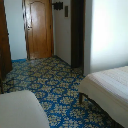 Thomas Bb Conduzione Familiare Bed and breakfast Forio di Ischia